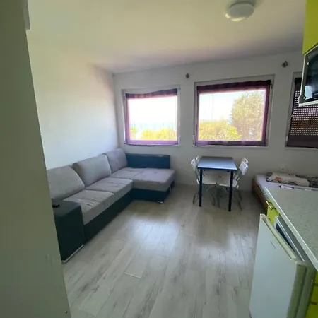 Cuki Apartment *